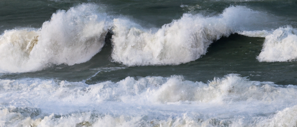 das tosende Meer symbolisiert Flashbacks und Intrusionen